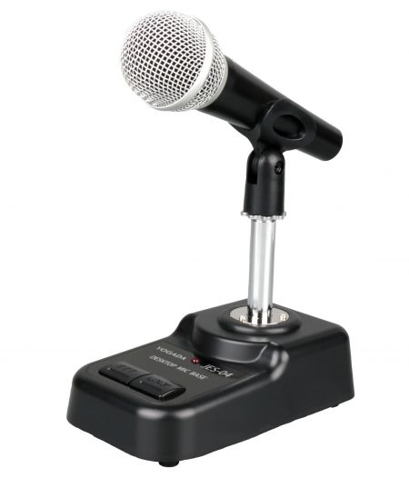 Foto de referencia con el micrófono en el soporte